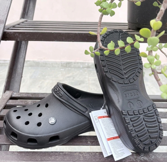 Crocs Classic Clogs (Black)