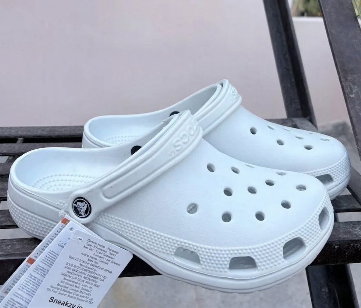 Crocs Classic Clogs (Light Grey)