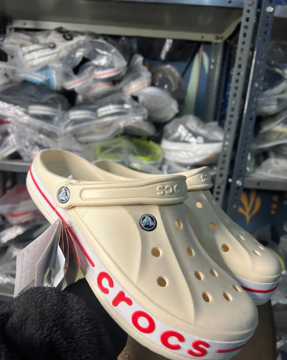 Crocs Bayaband clogs (Cream-Red)
