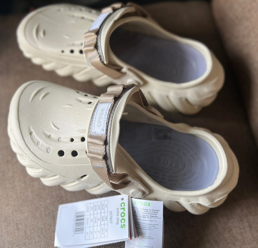 CROCS ECHO CLOG (BEIGE)