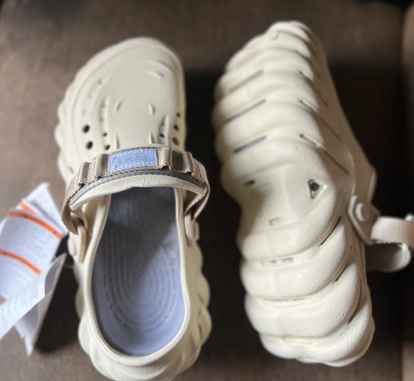 CROCS ECHO CLOG (BEIGE)